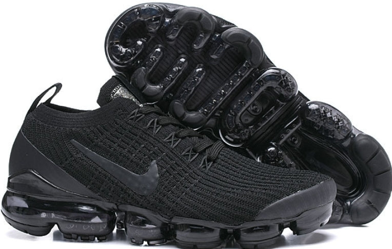 les baskets Vapormax 2018-2019 combinent style moderne et performance avancée. Leur design audacieux et innovant attire tous les regards. Pas cher. Le moins Cher.