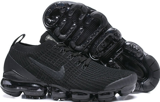 les baskets Vapormax 2018-2019 combinent style moderne et performance avancée. Leur design audacieux et innovant attire tous les regards. Pas cher. Le moins Cher.