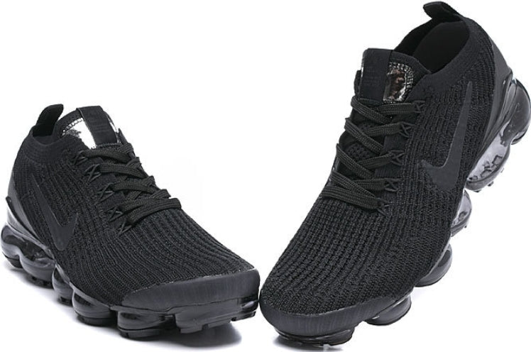 les baskets Vapormax 2018-2019 combinent style moderne et performance avancée. Leur design audacieux et innovant attire tous les regards. Pas cher. Le moins Cher.