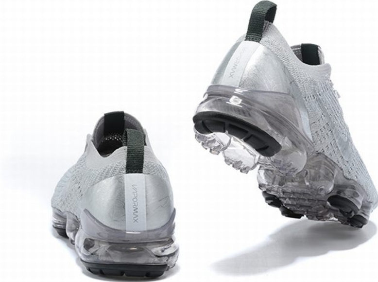Les baskets Nike Vapormax 3.0 allient style moderne.design épuré et innovant attire l'attention de tous.pas cher. Le moins cher. 