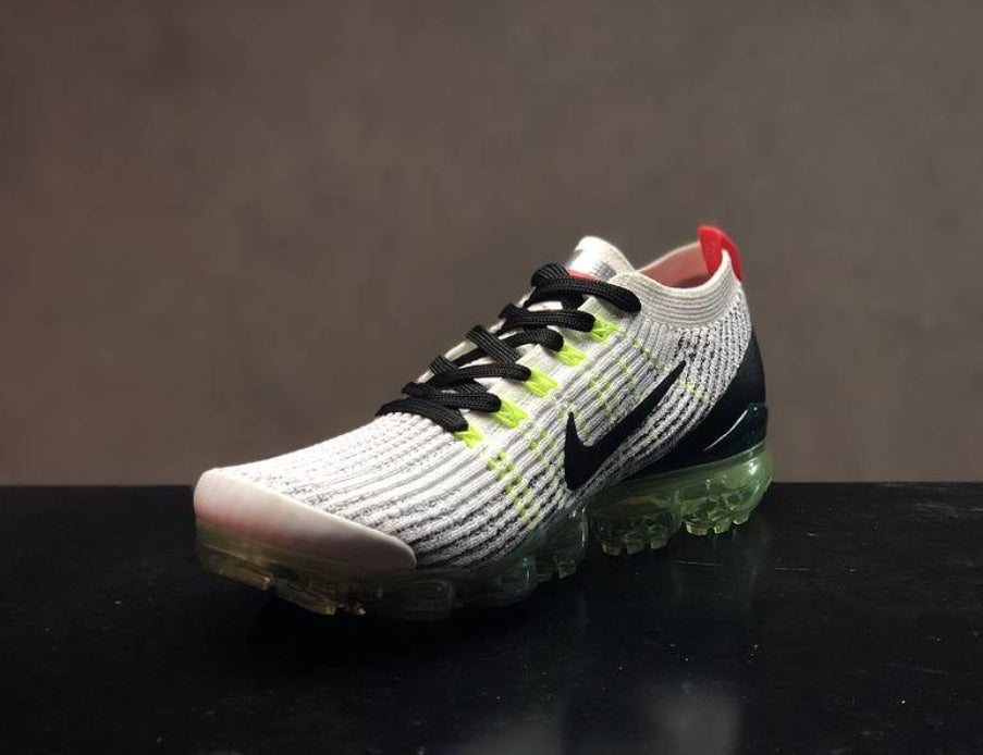 Les baskets Nike Vapormax 3.0 allient style moderne.design épuré et innovant attire l'attention de tous.pas cher. Le moins cher. 