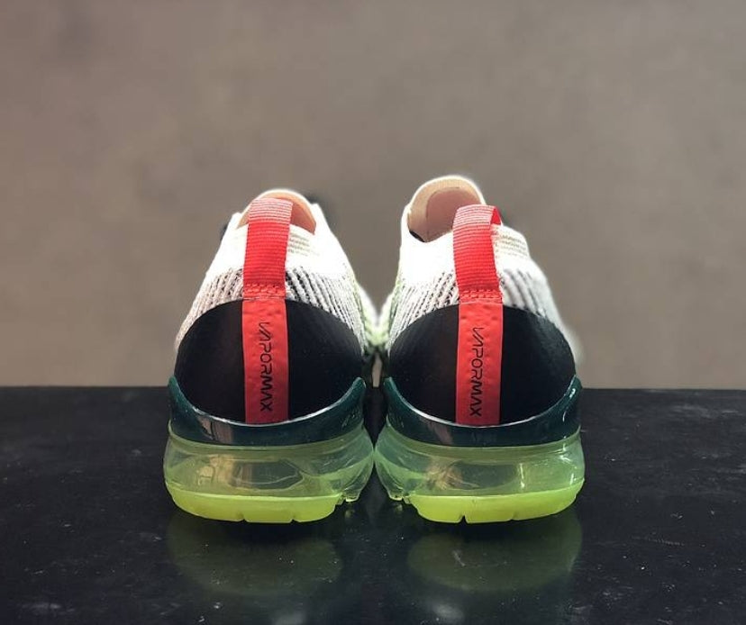 Les baskets Nike Vapormax 3.0 allient style moderne.design épuré et innovant attire l'attention de tous.pas cher. Le moins cher. 
