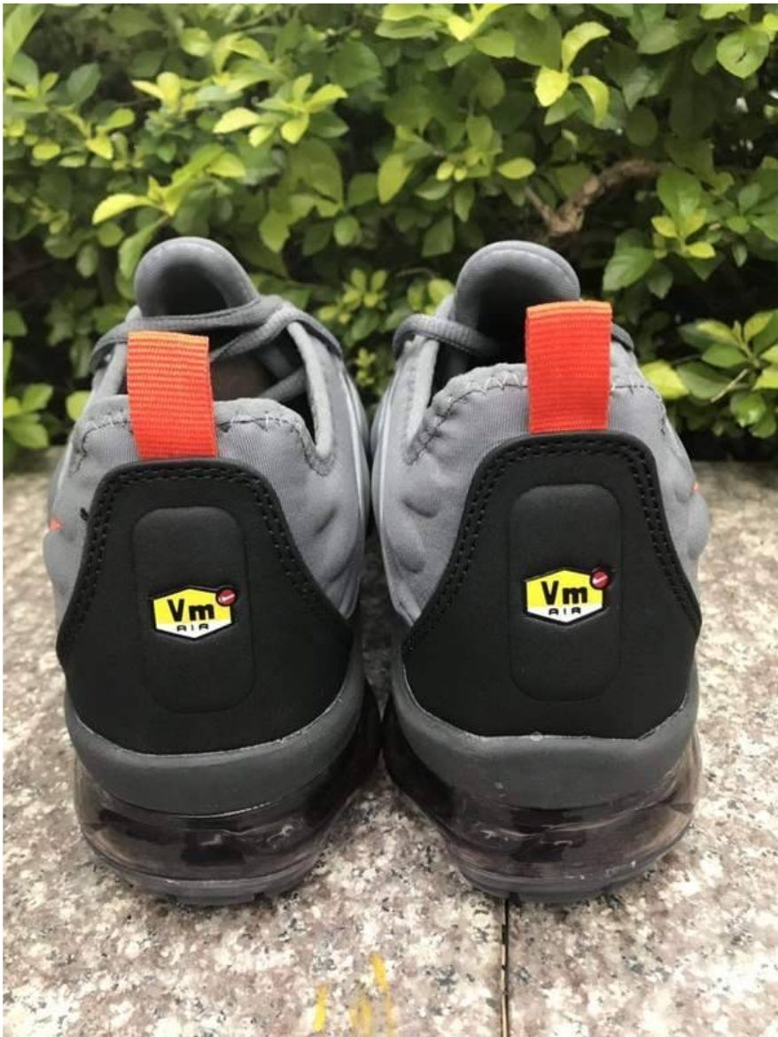 Les baskets Nike Tn Air VaporMax Plus combinent un style audacieux et des performances avancées.  design unique innovante.de mode.pas cher.le moins cher.