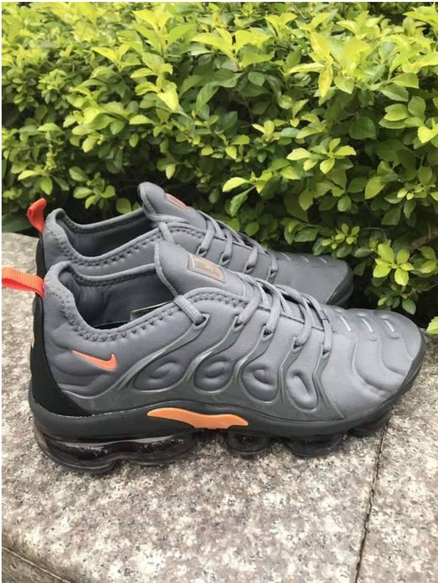 Les baskets Nike Tn Air VaporMax Plus combinent un style audacieux et des performances avancées.  design unique innovante.de mode.pas cher.le moins cher.
