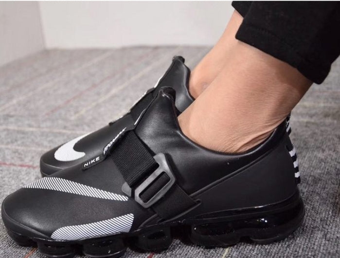 Les baskets Nike Air 2019 combinent style moderne et performance de pointe. Leur design élégant attire tous les regards. Dotées d'une empeigne en mesh respirant.pas cher. Le moins cher.