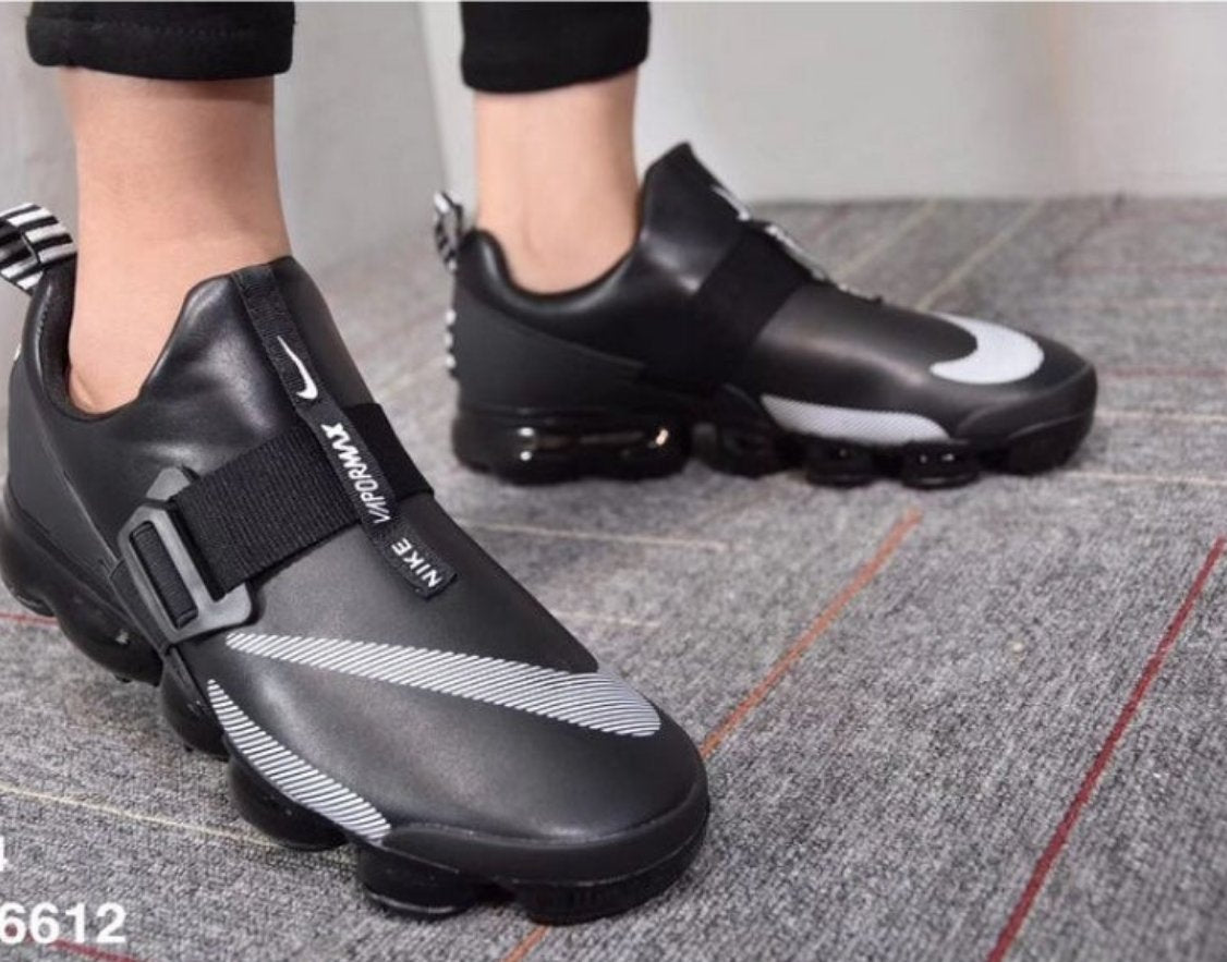 Les baskets Nike Air 2019 combinent style moderne et performance de pointe. Leur design élégant attire tous les regards. Dotées d'une empeigne en mesh respirant.pas cher. Le moins cher.