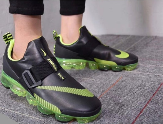 Les baskets Nike Air 2019 combinent style moderne et performance de pointe. Leur design élégant attire tous les regards. Dotées d'une empeigne en mesh respirant.pas cher. Le moins cher.