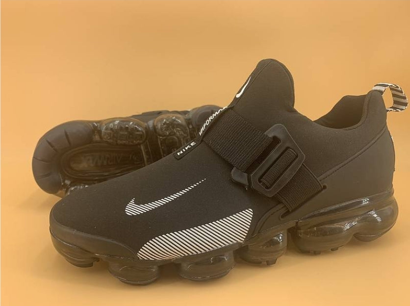 Les baskets Nike Air 2019 combinent style moderne et performance de pointe. Leur design élégant attire tous les regards. Dotées d'une empeigne en mesh respirant.pas cher. Le moins cher.