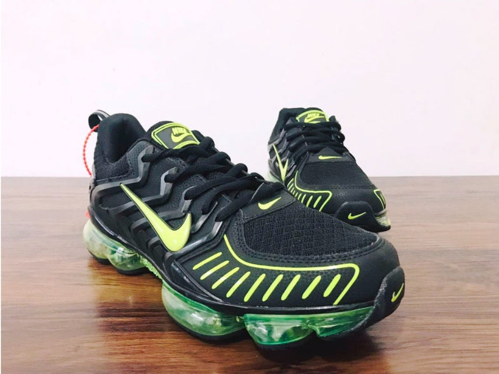 Les baskets Nike Air 2019 combinent style moderne et performance de pointe. Leur design élégant attire tous les regards. Dotées d'une empeigne en mesh respirant.pas cher. Le moins cher.