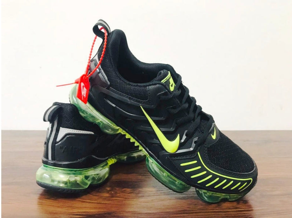 Les baskets Nike Air 2019 combinent style moderne et performance de pointe. Leur design élégant attire tous les regards. Dotées d'une empeigne en mesh respirant.pas cher. Le moins cher.