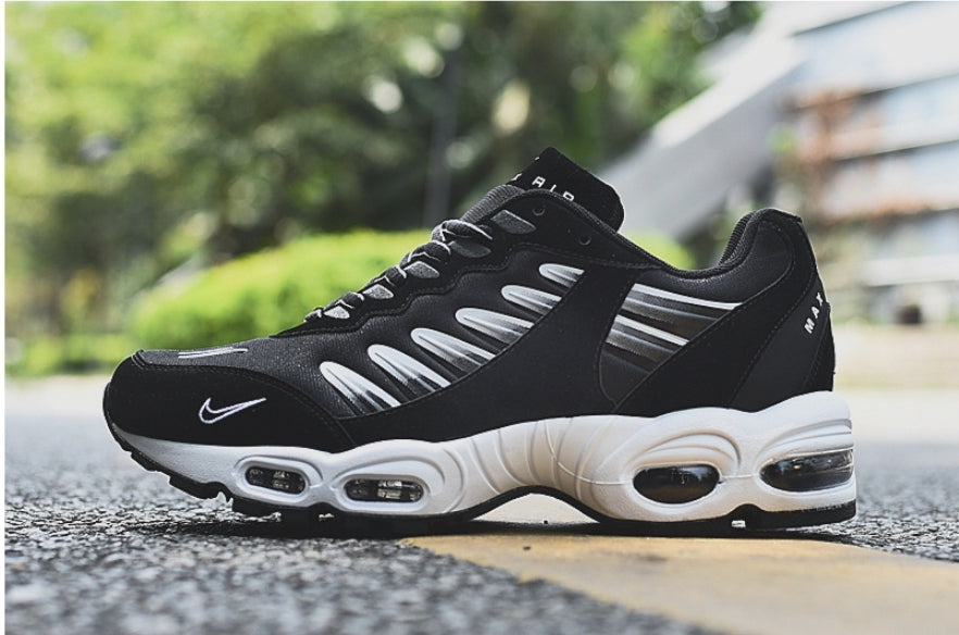 Les baskets Nike Air Max Tailwind 5 offrent un style emblématique et une performance exceptionnelle.

 leur design audacieux.pas cher.le moins cher.