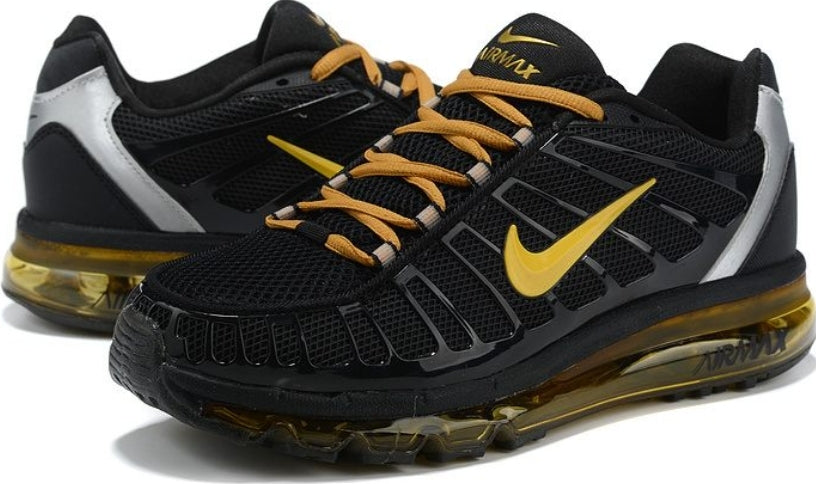 Les baskets Nike Air Shox 2020 allient style moderne et performance avancée. Leur design audacieux et innovant capte l’attention. Pas cher.le moins cher.