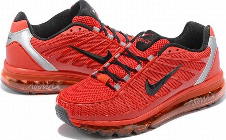 Les baskets Nike Air Shox 2020 allient style moderne et performance avancée. Leur design audacieux et innovant capte l’attention. Pas cher.le moins cher.