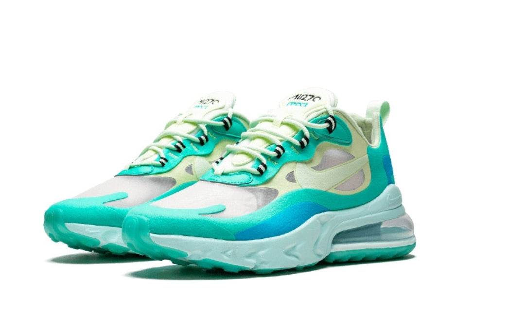 Les baskets Nike React offrent exceptionnelle de style moderne et d'innovation .  design élégant et  choix incontournable.pas cher.le moins cher.