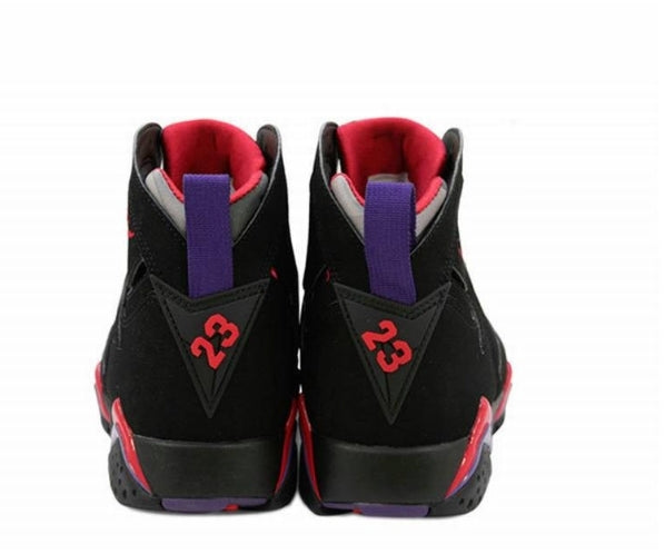 Baskets air Jordan 7 femme Elles ont conquis les amateurs de mode grâce à leur esthétique audacieuse et leurs innovations techniques.