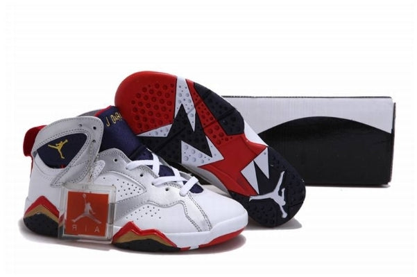 Baskets air Jordan 7 femme Elles ont conquis les amateurs de mode grâce à leur esthétique audacieuse et leurs innovations techniques.
