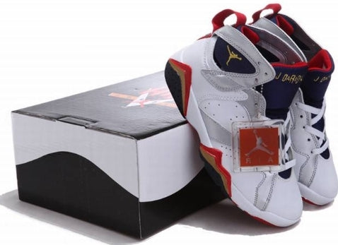 Baskets air Jordan 7 femme Elles ont conquis les amateurs de mode grâce à leur esthétique audacieuse et leurs innovations techniques.