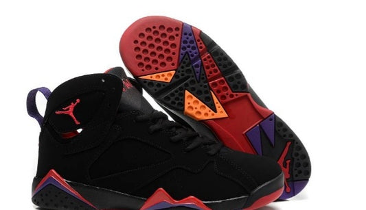 Baskets air Jordan 7 femme Elles ont conquis les amateurs de mode grâce à leur esthétique audacieuse et leurs innovations techniques.