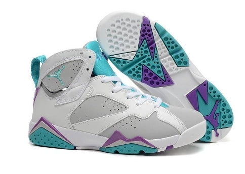 Baskets air Jordan 7 femme Elles ont conquis les amateurs de mode grâce à leur esthétique audacieuse et leurs innovations techniques.