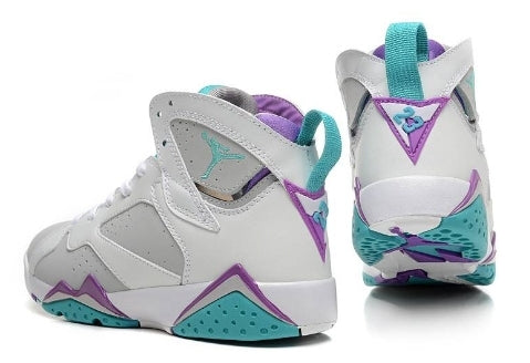 Baskets air Jordan 7 femme Elles ont conquis les amateurs de mode grâce à leur esthétique audacieuse et leurs innovations techniques.