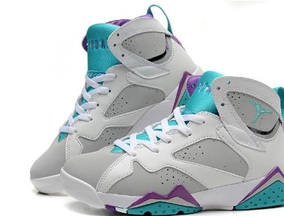 Baskets air Jordan 7 femme Elles ont conquis les amateurs de mode grâce à leur esthétique audacieuse et leurs innovations techniques.