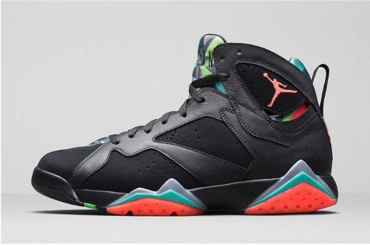 Baskets air Jordan 7 femme Elles ont conquis les amateurs de mode grâce à leur esthétique audacieuse et leurs innovations techniques.