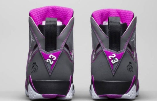 Baskets air Jordan 7 femme Elles ont conquis les amateurs de mode grâce à leur esthétique audacieuse et leurs innovations techniques.