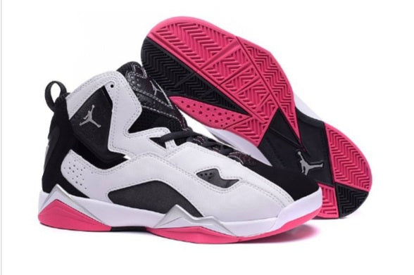 Baskets air Jordan 7 femme Elles ont conquis les amateurs de mode grâce à leur esthétique audacieuse et leurs innovations techniques.