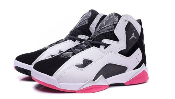 Baskets air Jordan 7 femme Elles ont conquis les amateurs de mode grâce à leur esthétique audacieuse et leurs innovations techniques.
