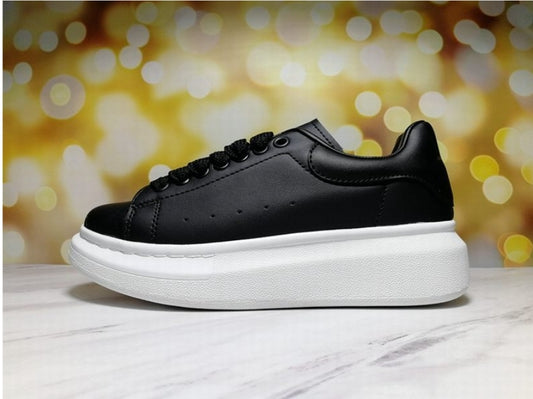 Les baskets Alexander McQueen incarnent un style emblématique et une sophistication ultime.
. leur design avant-gardiste. Pas cher . Le moins cher.