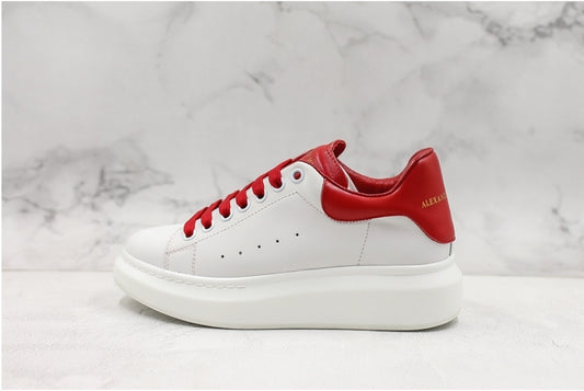 Les baskets Alexander McQueen incarnent un style emblématique et une sophistication ultime.
. leur design avant-gardiste. Pas cher . Le moins cher.