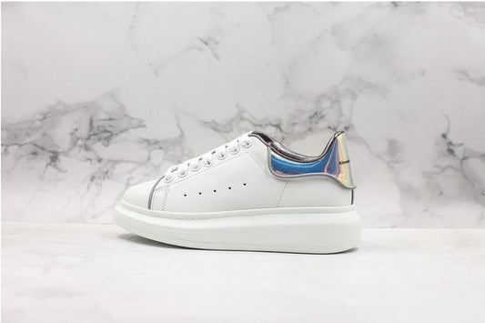 Les baskets Alexander McQueen incarnent un style emblématique et une sophistication ultime.
. leur design avant-gardiste. Pas cher . Le moins cher.
