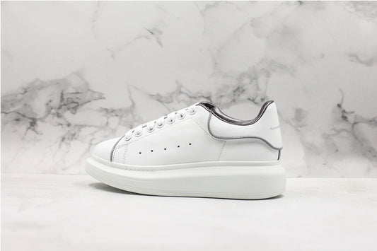 Les baskets Alexander McQueen incarnent un style emblématique et une sophistication ultime.
. leur design avant-gardiste. Pas cher . Le moins cher.