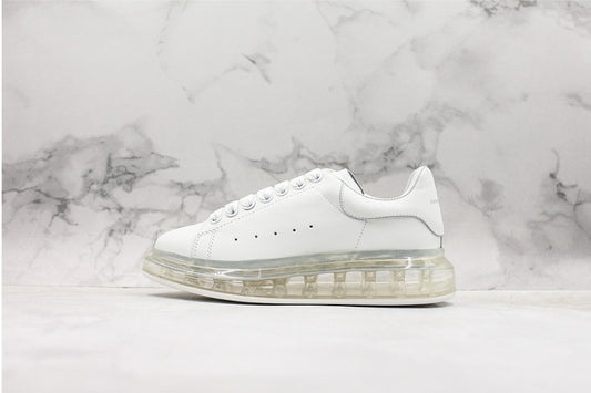 Les baskets Alexander McQueen incarnent un style emblématique et une sophistication ultime.
. leur design avant-gardiste. Pas cher . Le moins cher.