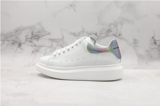 Les baskets Alexander McQueen incarnent un style emblématique et une sophistication ultime.
. leur design avant-gardiste. Pas cher . Le moins cher.