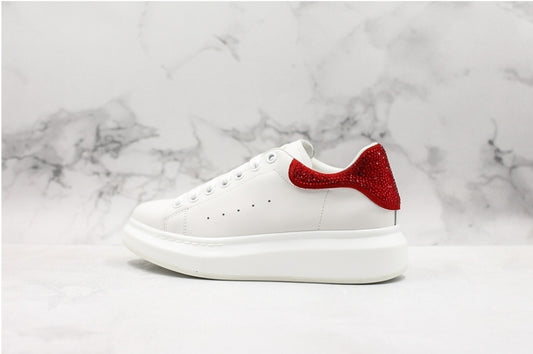 Les baskets Alexander McQueen incarnent un style emblématique et une sophistication ultime.

. leur design avant-gardiste. Pas cher . Le moins cher. 