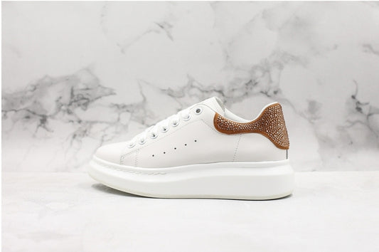 Les baskets Alexander McQueen incarnent un style emblématique et une sophistication ultime.

. leur design avant-gardiste. Pas cher . Le moins cher. 