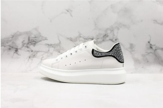 Les baskets Alexander McQueen incarnent un style emblématique et une sophistication ultime.

. leur design avant-gardiste. Pas cher . Le moins cher. 