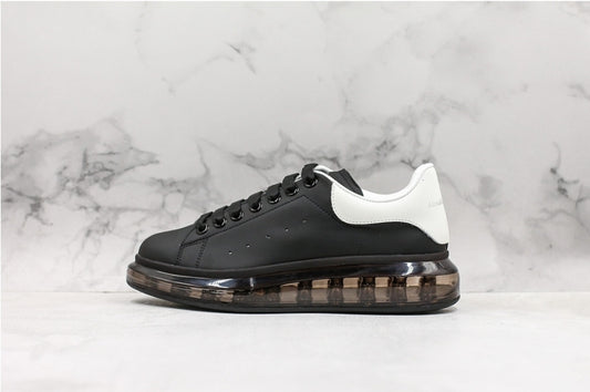 Les baskets Alexander McQueen incarnent un style emblématique et une sophistication ultime.

. leur design avant-gardiste. Pas cher . Le moins cher. 