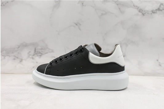 Les baskets Alexander McQueen incarnent un style emblématique et une sophistication ultime.

. leur design avant-gardiste. Pas cher . Le moins cher. 