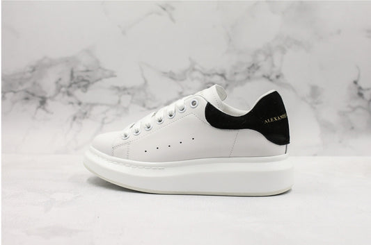 Les baskets Alexander McQueen incarnent un style emblématique et une sophistication ultime.

. leur design avant-gardiste. Pas cher . Le moins cher. 