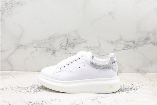 Les baskets Alexander McQueen incarnent un style emblématique et une sophistication ultime.

. leur design avant-gardiste. Pas cher . Le moins cher. 