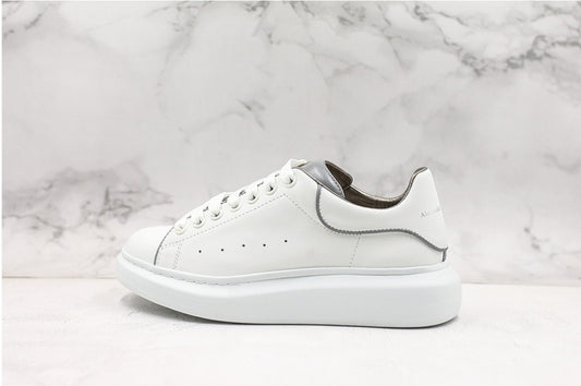 Les baskets Alexander McQueen incarnent un style emblématique et une sophistication ultime.

. leur design avant-gardiste. Pas cher . Le moins cher. 
