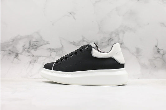 Les baskets Alexander McQueen incarnent un style emblématique et une sophistication ultime.

. leur design avant-gardiste. Pas cher . Le moins cher. 