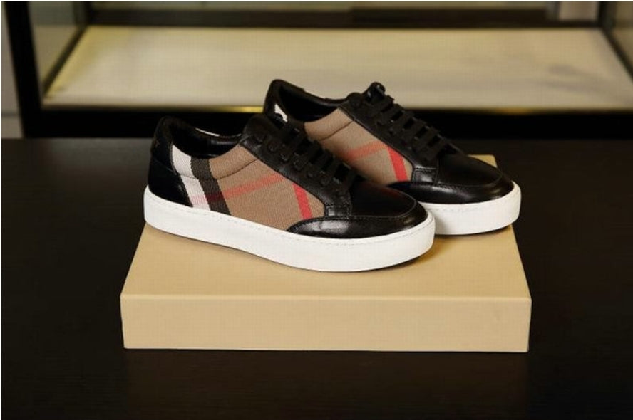 Les baskets Burberry incarnent un style emblématique et une sophistication britannique.

 leur design raffiné. Pas cher. Le moins cher. 