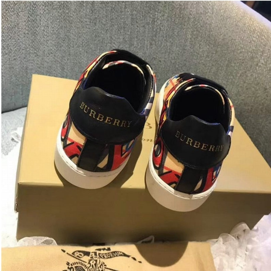 Les baskets Burberry incarnent un style emblématique et une sophistication britannique.

 leur design raffiné. Pas cher. Le moins cher. 