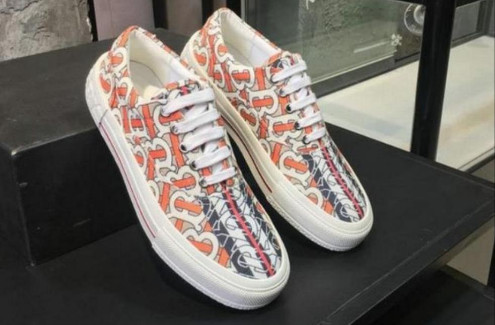 Les baskets Burberry incarnent un style emblématique et une sophistication britannique.

 leur design raffiné. Pas cher. Le moins cher. 