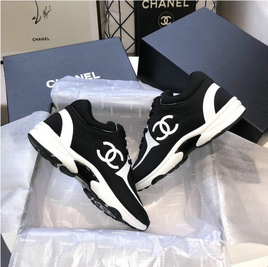 Les baskets sneakers Chanel incarnent un style emblématique et un luxe français.

leur design élégant.pas cher.le moins cher.