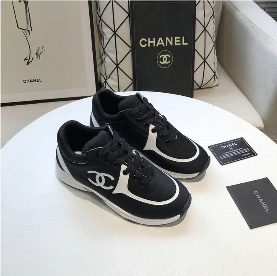 Les baskets sneakers Chanel incarnent un style emblématique et un luxe français.

leur design élégant.pas cher.le moins cher.