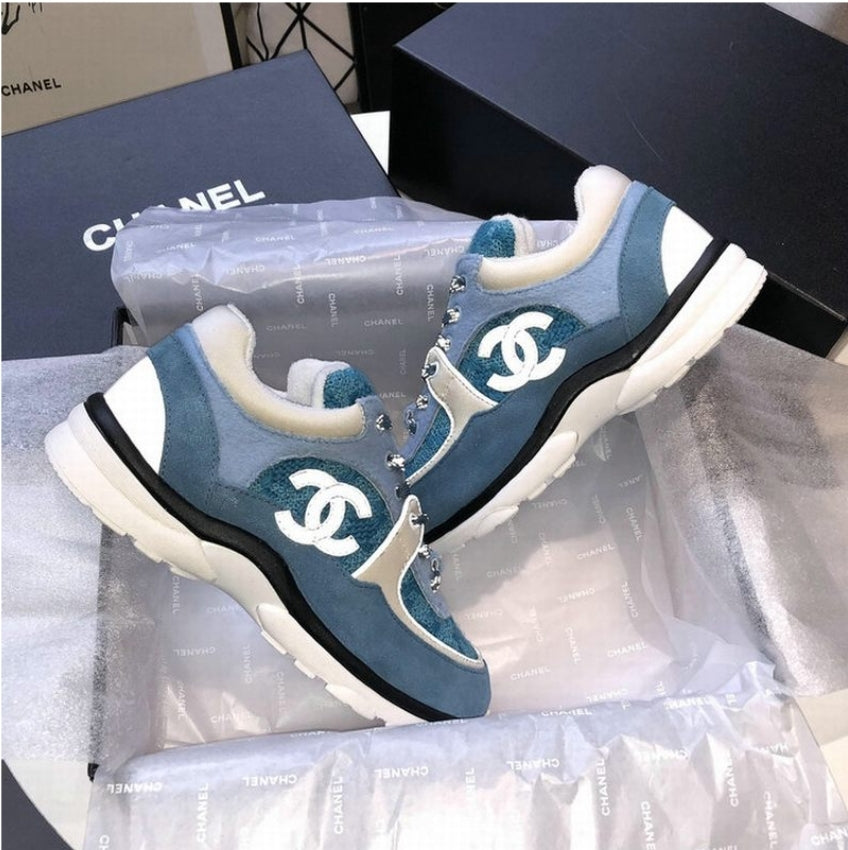 Les baskets sneakers Chanel incarnent un style emblématique et un luxe français.

leur design élégant.pas cher.le moins cher.